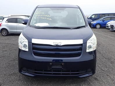 Toyota Noah ZRR