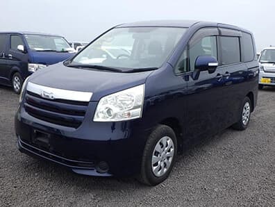 Toyota Noah ZRR