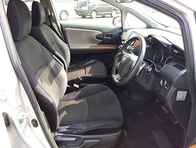 Toyota Wish Second Generation Interior