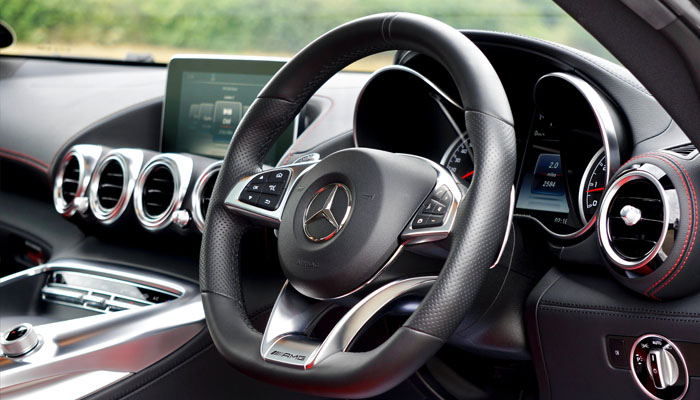 You are currently viewing Top 4 Reasons Why Your Steering Wheel Starts to Vibrate
