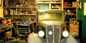 Read more about the article Top 8 Tips for Organizing Your Car Garage