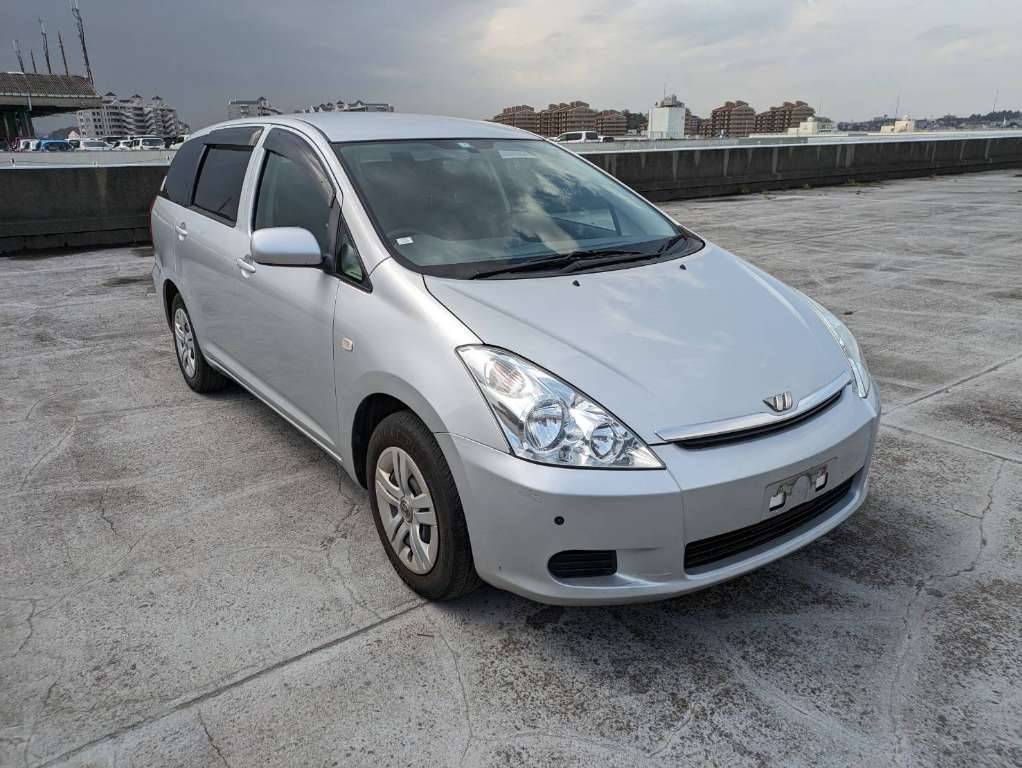 Front face view of Toyota Wish