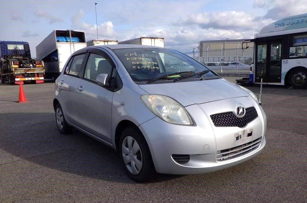 Toyota Vitz front view