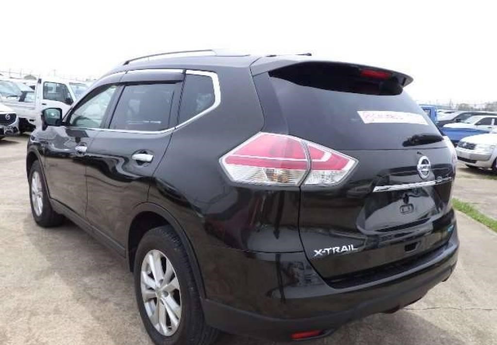 Nissan X-Trail side back view