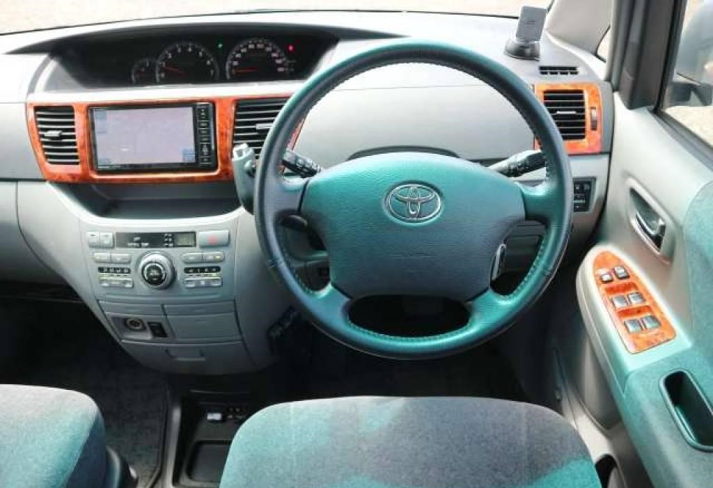 toyota noah azr60 driver's seat