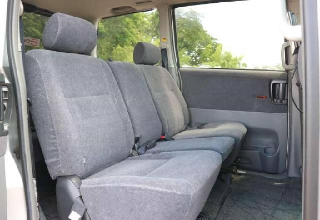 toyota noah azr60 passenger seat