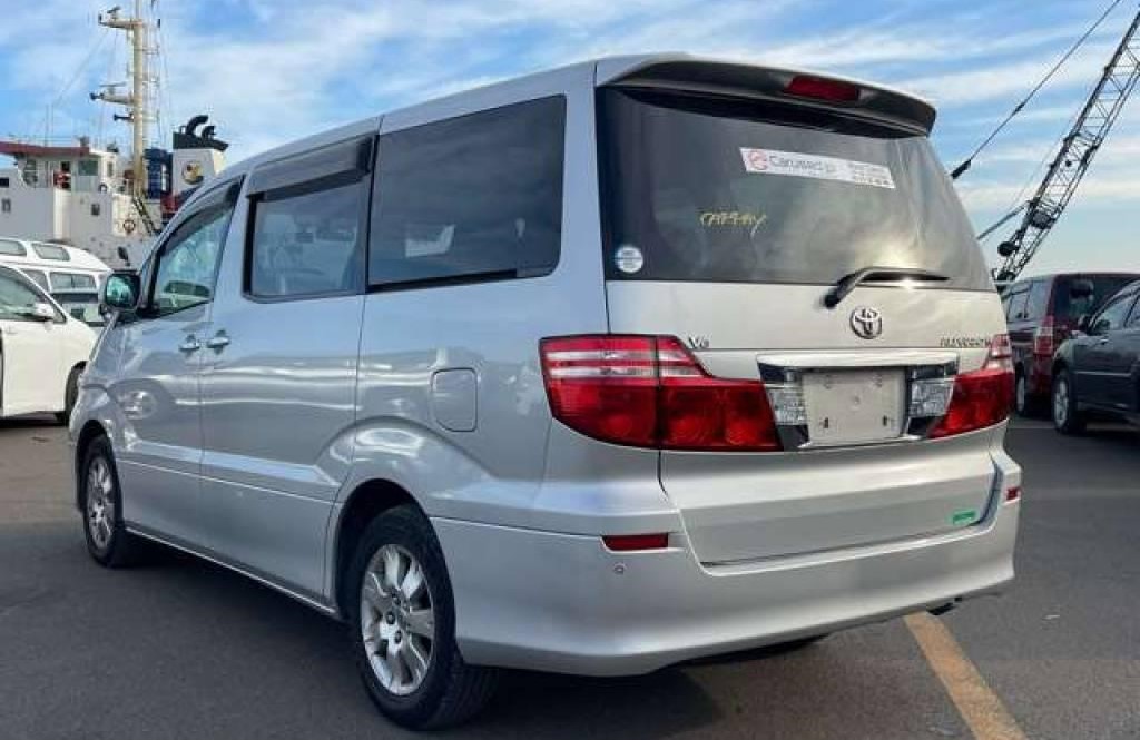 toyota alphard backside view