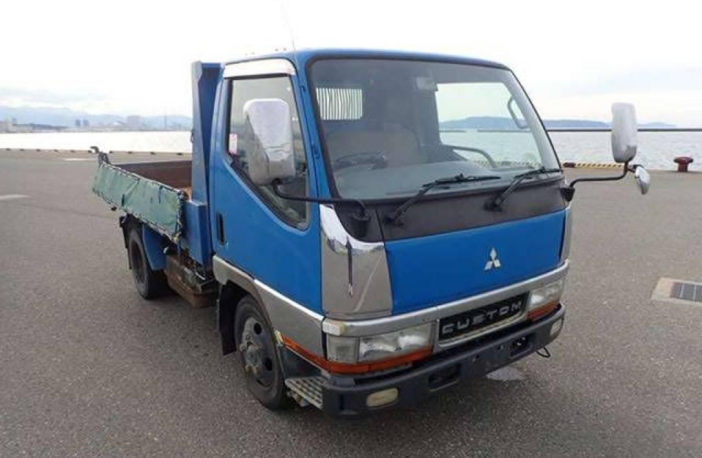 mitsubishi canter front side view