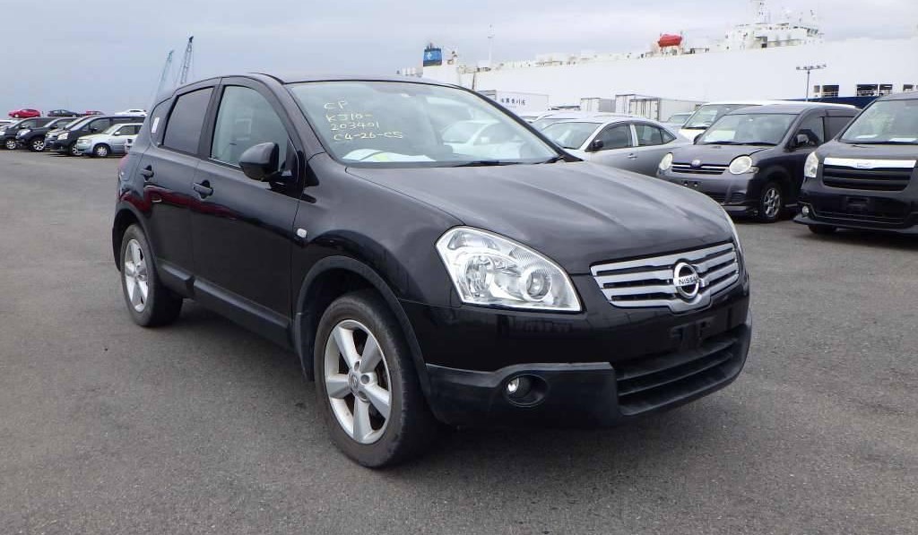 Nissan Dualis vs Subaru Forester front side view